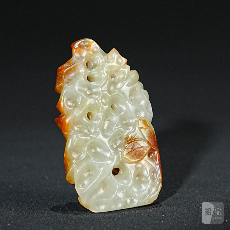 明早期 红皮透雕卧鹿秋山玉佩 - 图2